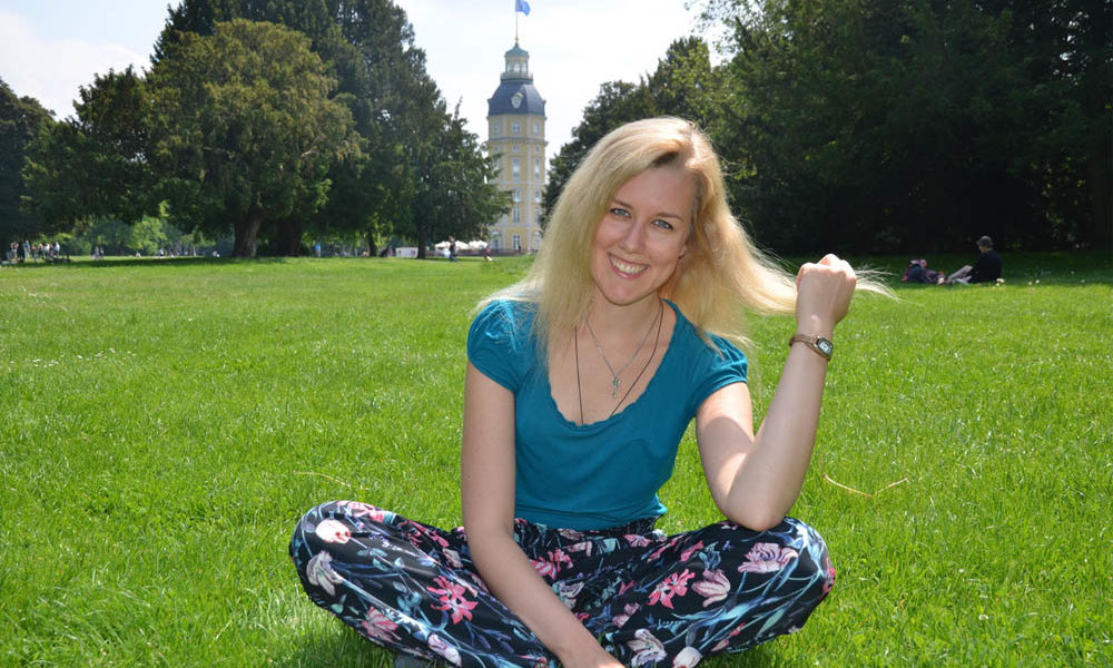 Schauspielerin Nicki J. Borger in Karlsruhe, Schlosspark