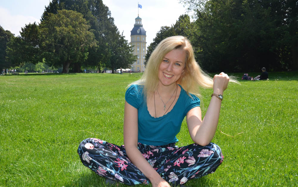 Schauspielerin Nicki J. Borger in Karlsruhe, Schlosspark