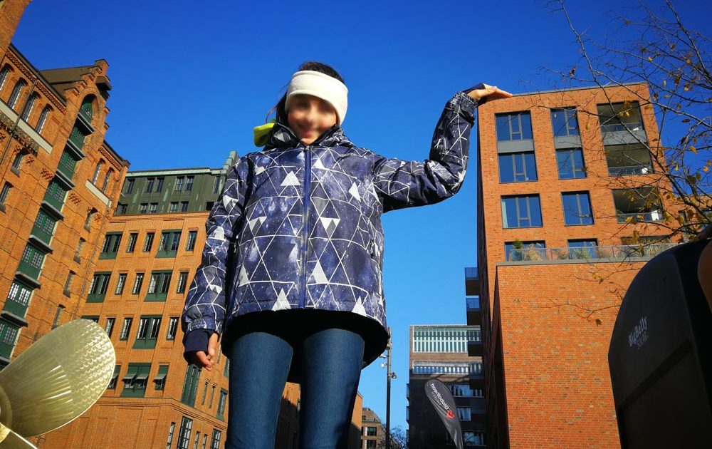 Riesig in der Hafencity
