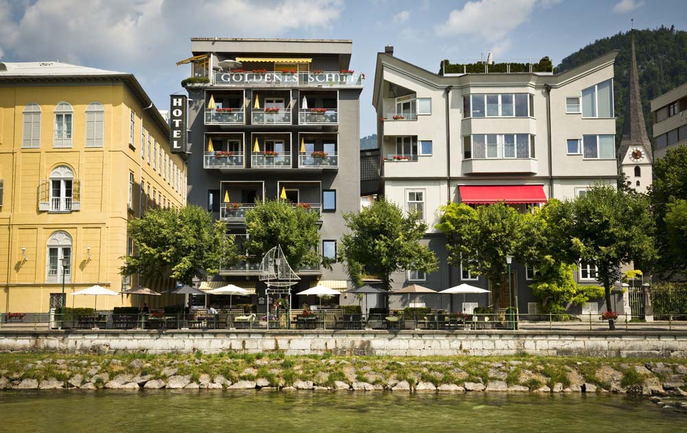 Hotel-goldenes-schiff